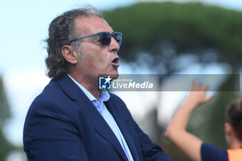 2024-09-20 - Salvatore Mango coach of Napoli Femminile gestures during the Soccer- Italian Serie A Women between Napoli Femminile vs US Sassuolo at Arena Giuseppe Piccolo Stadium - NAPOLI FEMMINILE VS US SASSUOLO - ITALIAN SERIE A WOMEN - SOCCER