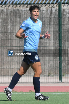 2024-09-20 - Paola Di Marino look during the Soccer- Italian Serie A Women between Napoli Femminile vs US Sassuolo at Arena Giuseppe Piccolo Stadium - NAPOLI FEMMINILE VS US SASSUOLO - ITALIAN SERIE A WOMEN - SOCCER