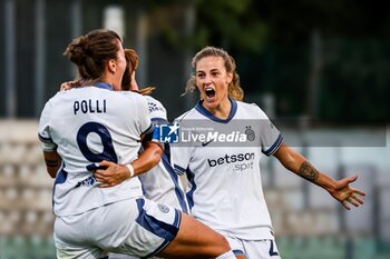 2024-09-28 - Inter Women celebrates with her teammates scoring the 0-1 goal during the Women's Serie A match between Sassuolo Women and Inter Women at the Enzo Ricci Stadium in Sassuolo on September 28, 2024 in Sassuolo, Italy. - US SASSUOLO VS INTER - FC INTERNAZIONALE - ITALIAN SERIE A WOMEN - SOCCER