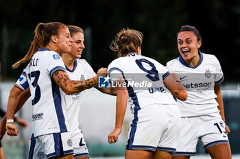 2024-09-28 - Inter Women celebrates with her teammates scoring the 0-1 goal during the Women's Serie A match between Sassuolo Women and Inter Women at the Enzo Ricci Stadium in Sassuolo on September 28, 2024 in Sassuolo, Italy. - US SASSUOLO VS INTER - FC INTERNAZIONALE - ITALIAN SERIE A WOMEN - SOCCER