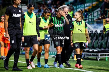 2024-09-28 - Lana Clelland leaves the field injured after a collision of play during the Women's Serie A match between Sassuolo Women and Inter Women at the Enzo Ricci Stadium in Sassuolo on September 28, 2024 in Sassuolo, Italy. - US SASSUOLO VS INTER - FC INTERNAZIONALE - ITALIAN SERIE A WOMEN - SOCCER