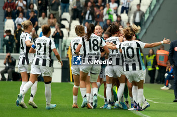 2024-10-13 - The Juventus Women team celebrates - JUVENTUS FC VS AS ROMA - ITALIAN SERIE A WOMEN - SOCCER