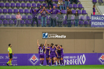 2024-10-19 - #4 Agnese Bonfantini (Fiorentina Femminile) exultation with Fiorentina supporters - ACF FIORENTINA VS LAZIO WOMEN - ITALIAN SERIE A WOMEN - SOCCER