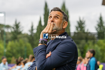 2024-10-19 - Sebastian De La Fuente (head coach of Fiorentina Femminile) - ACF FIORENTINA VS LAZIO WOMEN - ITALIAN SERIE A WOMEN - SOCCER