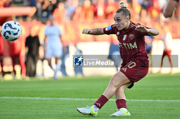 2024-10-20 - Giada Greggi of A.S. Roma Femminile in action during the 7th day of the Serie A Femminile eBay Championship between A.S. Roma and A.C. Milan Femminile at the Tre Fontane Stadium on October 20, 2024 in Rome, Italy. - AS ROMA VS AC MILAN - ITALIAN SERIE A WOMEN - SOCCER