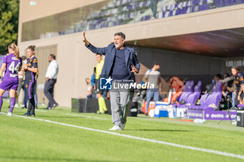 2024-11-03 - Sebastian De La Fuente (head coach of Fiorentina Femminile) - ACF FIORENTINA VS INTER - FC INTERNAZIONALE - ITALIAN SERIE A WOMEN - SOCCER