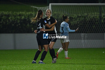 2024-11-02 - Julia Karlernas of F.C. Como Women celebrates after scoring the gol of 0-1 during the 8th day of the Serie A Femminile eBay Championship between S.S. Lazio and F.C. Como at the Mirko Fersini Stadium on November 2, 2024 in Formello, Italy. - LAZIO WOMEN VS FC COMO WOMEN - ITALIAN SERIE A WOMEN - SOCCER