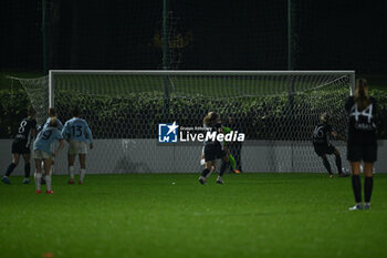 2024-11-02 - Julia Karlernas of F.C. Como Women is scoring the goal of 0-1 during the 8th day of the Serie A Femminile eBay Championship between S.S. Lazio and F.C. Como at the Mirko Fersini Stadium on November 2, 2024 in Formello, Italy. - LAZIO WOMEN VS FC COMO WOMEN - ITALIAN SERIE A WOMEN - SOCCER