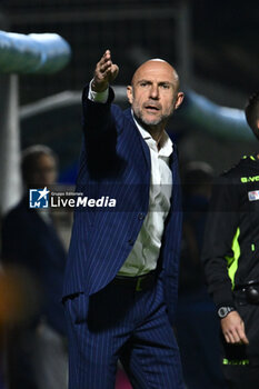 2024-11-02 - Stefano Sottili coach of F.C. Como Women during the 8th day of the Serie A Femminile eBay Championship between S.S. Lazio and F.C. Como at the Mirko Fersini Stadium on November 2, 2024 in Formello, Italy. - LAZIO WOMEN VS FC COMO WOMEN - ITALIAN SERIE A WOMEN - SOCCER