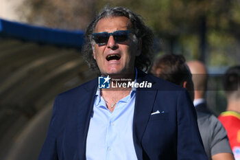 2024-11-03 - Salvatore Mango coach of Napoli Femminile look during the Soccer- Italian Serie A Women between Napoli Femminile vs Juventus FC at Arena Giuseppe Piccolo Stadium - NAPOLI FEMMINILE VS JUVENTUS FC - ITALIAN SERIE A WOMEN - SOCCER