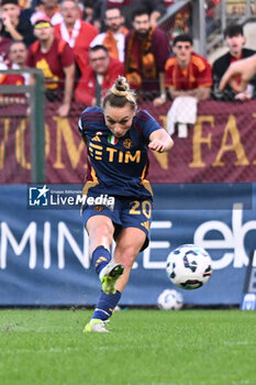 2024-11-09 - Giada Greggi of A.S. Roma Femminile in action during the 9th day of the Serie A Femminile eBay Championship between A.S. Roma and A.C.F. Fiorentina Femminile at the Tre Fontane Stadium on November 9, 2024 in Rome, Italy. - AS ROMA VS ACF FIORENTINA - ITALIAN SERIE A WOMEN - SOCCER