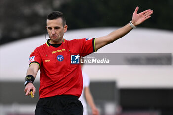 2024-11-09 - Referee Aleksandar Djurdjevic during the 9th day of the Serie A Femminile eBay Championship between A.S. Roma and A.C.F. Fiorentina Femminile at the Tre Fontane Stadium on November 9, 2024 in Rome, Italy. - AS ROMA VS ACF FIORENTINA - ITALIAN SERIE A WOMEN - SOCCER