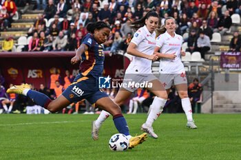 2024-11-09 - Eseosa Aigbogun of A.S. Roma Femminile in action during the 9th day of the Serie A Femminile eBay Championship between A.S. Roma and A.C.F. Fiorentina Femminile at the Tre Fontane Stadium on November 9, 2024 in Rome, Italy. - AS ROMA VS ACF FIORENTINA - ITALIAN SERIE A WOMEN - SOCCER