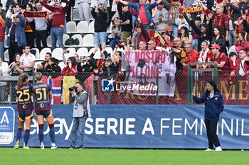 2024-11-09 - A.S. Roma Femminile celebrate the victory during the 9th day of the Serie A Femminile eBay Championship between A.S. Roma and A.C.F. Fiorentina Femminile at the Tre Fontane Stadium on November 9, 2024 in Rome, Italy. - AS ROMA VS ACF FIORENTINA - ITALIAN SERIE A WOMEN - SOCCER