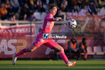 2024-11-17 - AS Roma's Camela Ceasar goalkeeper during the Italian Football Championship League A Women 2024/2025 match between AS Roma vs SS Lazio at the Tre Fontane stadium on 17 November 2024. - AS ROMA VS LAZIO WOMEN - ITALIAN SERIE A WOMEN - SOCCER