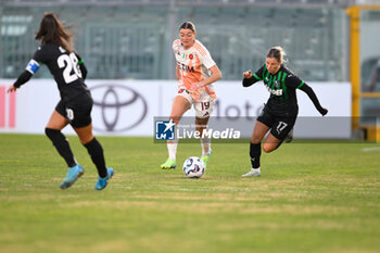 2024-11-24 - Verena Hanshaw ( AS Roma ) Cecilia Prugna ( U.S. Sassuolo Calcio ) - US SASSUOLO VS AS ROMA - ITALIAN SERIE A WOMEN - SOCCER