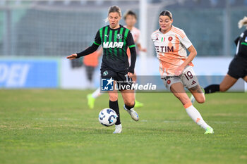 2024-11-24 - Cecilia Prugna ( U.S. Sassuolo Calcio ) Verena Hanshaw ( AS Roma ) - US SASSUOLO VS AS ROMA - ITALIAN SERIE A WOMEN - SOCCER