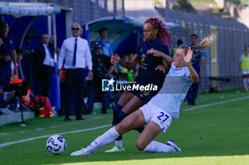 2024-09-21 - Juventus’ Linosey Thomas and Lazio’s Women Federica D'Auria during the Italian Football Championship League A Women 2024/2025 match between SS Lazio Femminile vs Juventus Femminile at the on 21 September 2024. - LAZIO WOMEN VS JUVENTUS FC - ITALIAN SERIE A WOMEN - SOCCER