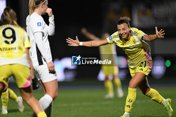 2024-11-24 - Caruso Arianna of Juventus Fc Women celebrating after a goal during the Serie A match football between Como Calcio Women and Juventus FC Women on 24 of November 2024 at Ferruccio Trabattoni stadium in Seregno, Italy - FC COMO WOMEN VS JUVENTUS FC - ITALIAN SERIE A WOMEN - SOCCER