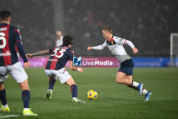 2024-01-05 - Albert Gudmundsson (Genoa CFC) in action - BOLOGNA FC VS GENOA CFC - ITALIAN SERIE A - SOCCER