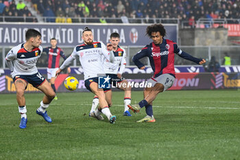2024-01-05 - Joshua Zirkzee (Bologna Fc) shooting on goal - BOLOGNA FC VS GENOA CFC - ITALIAN SERIE A - SOCCER