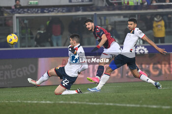 2024-01-05 - Riccardo Orsolini (Bologna FC) shootina on goal - BOLOGNA FC VS GENOA CFC - ITALIAN SERIE A - SOCCER