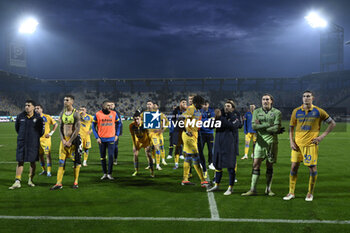 2024-01-06 - Frosinone Calcio greets the fans during the 19th day of the Serie A Championship between Frosinone Calcio vs A.C. Monza, 6 January 2024 at the Benito Stirpe Stadium, Frosinone, Italy. - FROSINONE CALCIO VS AC MONZA - ITALIAN SERIE A - SOCCER