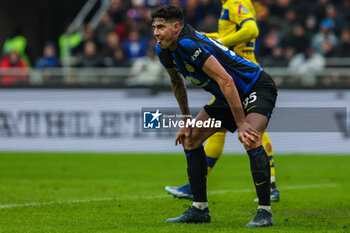 2024-01-06 - Alessandro Bastoni of FC Internazionale reacts during Serie A 2023/24 football match between FC Internazionale and Hellas Verona at Giuseppe Meazza Stadium, Milan, Italy on January 06, 2024 - INTER - FC INTERNAZIONALE VS HELLAS VERONA FC - ITALIAN SERIE A - SOCCER
