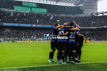 2024-01-06 - Lautaro Martinez of FC Internazionale celebrates with his teammates after scoring a goal during Serie A 2023/24 football match between FC Internazionale and Hellas Verona at Giuseppe Meazza Stadium, Milan, Italy on January 06, 2024 - INTER - FC INTERNAZIONALE VS HELLAS VERONA FC - ITALIAN SERIE A - SOCCER