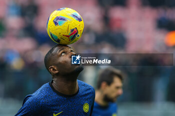 2024-01-06 - Marcus Thuram of FC Internazionale warms up during Serie A 2023/24 football match between FC Internazionale and Hellas Verona at Giuseppe Meazza Stadium, Milan, Italy on January 06, 2024 - INTER - FC INTERNAZIONALE VS HELLAS VERONA FC - ITALIAN SERIE A - SOCCER
