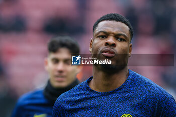 2024-01-06 - Denzel Dumfries of FC Internazionale seen during Serie A 2023/24 football match between FC Internazionale and Hellas Verona at Giuseppe Meazza Stadium, Milan, Italy on January 06, 2024 - INTER - FC INTERNAZIONALE VS HELLAS VERONA FC - ITALIAN SERIE A - SOCCER