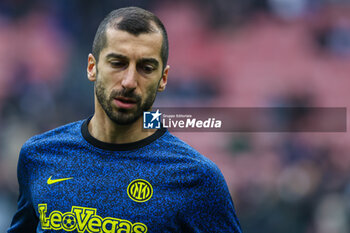 2024-01-06 - Henrikh Mkhitaryan of FC Internazionale looks on during Serie A 2023/24 football match between FC Internazionale and Hellas Verona at Giuseppe Meazza Stadium, Milan, Italy on January 06, 2024 - INTER - FC INTERNAZIONALE VS HELLAS VERONA FC - ITALIAN SERIE A - SOCCER