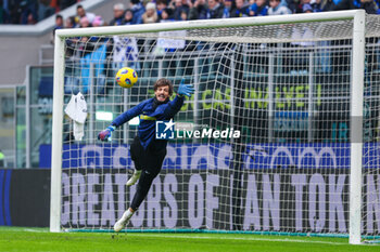 2024-01-06 - Raffaele Di Gennaro of FC Internazionale warms up during Serie A 2023/24 football match between FC Internazionale and Hellas Verona at Giuseppe Meazza Stadium, Milan, Italy on January 06, 2024 - INTER - FC INTERNAZIONALE VS HELLAS VERONA FC - ITALIAN SERIE A - SOCCER
