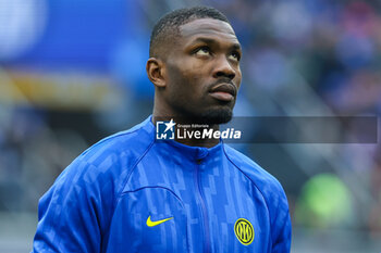 2024-01-06 - Marcus Thuram of FC Internazionale looks on during Serie A 2023/24 football match between FC Internazionale and Hellas Verona at Giuseppe Meazza Stadium, Milan, Italy on January 06, 2024 - INTER - FC INTERNAZIONALE VS HELLAS VERONA FC - ITALIAN SERIE A - SOCCER