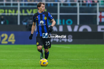 2024-01-06 - Nicolo Barella of FC Internazionale seen in action during Serie A 2023/24 football match between FC Internazionale and Hellas Verona at Giuseppe Meazza Stadium, Milan, Italy on January 06, 2024 - INTER - FC INTERNAZIONALE VS HELLAS VERONA FC - ITALIAN SERIE A - SOCCER