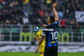 2024-01-06 - Lautaro Martinez of FC Internazionale greets the fans during Serie A 2023/24 football match between FC Internazionale and Hellas Verona at Giuseppe Meazza Stadium, Milan, Italy on January 06, 2024 - INTER - FC INTERNAZIONALE VS HELLAS VERONA FC - ITALIAN SERIE A - SOCCER