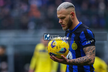 2024-01-06 - Federico Dimarco of FC Internazionale looks on during Serie A 2023/24 football match between FC Internazionale and Hellas Verona at Giuseppe Meazza Stadium, Milan, Italy on January 06, 2024 - INTER - FC INTERNAZIONALE VS HELLAS VERONA FC - ITALIAN SERIE A - SOCCER