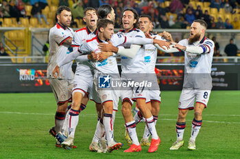 2024-01-06 - Gaetano Oristanio of Cagliari Calcio celebrates after scoring a goal with teammates - US LECCE VS CAGLIARI CALCIO - ITALIAN SERIE A - SOCCER