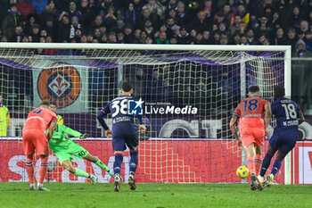 2024-01-14 - Fiorentina's M'Bala Nzola scores the 2-2 goal by penalty - ACF FIORENTINA VS UDINESE CALCIO - ITALIAN SERIE A - SOCCER