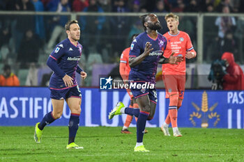 2024-01-14 - Fiorentina's M'Bala Nzola celebrates with teammates after scoring the 2-2 goal - ACF FIORENTINA VS UDINESE CALCIO - ITALIAN SERIE A - SOCCER