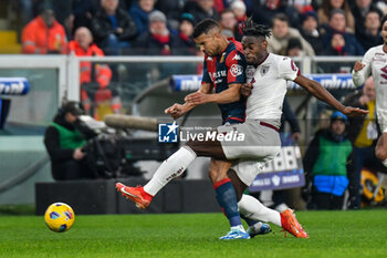 2024-01-13 - Duvan Zapata of Torino contrast Junior Messias of Genoa during Italian Serie A TIM between Genoa CFC vs Torino FC on 13 January 2024 at the Stadio Luigi Ferraris, Genova - GENOA CFC VS TORINO FC - ITALIAN SERIE A - SOCCER