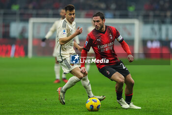 2024-01-14 - Davide Calabria of AC Milan seen in action during Serie A 2023/24 football match between AC Milan and AS Roma at San Siro Stadium, Milan, Italy on January 14, 2024 - AC MILAN VS AS ROMA - ITALIAN SERIE A - SOCCER