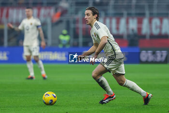 2024-01-14 - Edoardo Bove of AS Roma seen in action during Serie A 2023/24 football match between AC Milan and AS Roma at San Siro Stadium, Milan, Italy on January 14, 2024 - AC MILAN VS AS ROMA - ITALIAN SERIE A - SOCCER
