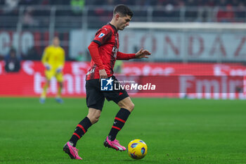 2024-01-14 - Christian Pulisic of AC Milan seen in action during Serie A 2023/24 football match between AC Milan and AS Roma at San Siro Stadium, Milan, Italy on January 14, 2024 - AC MILAN VS AS ROMA - ITALIAN SERIE A - SOCCER