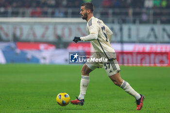 2024-01-14 - Leonardo Spinazzola of AS Roma seen in action during Serie A 2023/24 football match between AC Milan and AS Roma at San Siro Stadium, Milan, Italy on January 14, 2024 - AC MILAN VS AS ROMA - ITALIAN SERIE A - SOCCER