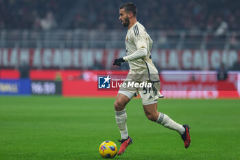 2024-01-14 - Leonardo Spinazzola of AS Roma seen in action during Serie A 2023/24 football match between AC Milan and AS Roma at San Siro Stadium, Milan, Italy on January 14, 2024 - AC MILAN VS AS ROMA - ITALIAN SERIE A - SOCCER