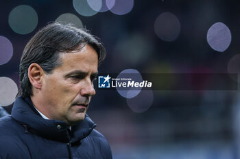 2024-02-28 - Simone Inzaghi Head Coach of FC Internazionale looks on during Serie A 2023/24 football match between FC Internazionale and Atalanta BC at Giuseppe Meazza Stadium, Milan, Italy on February 28, 2024 - INTER - FC INTERNAZIONALE VS ATALANTA BC - ITALIAN SERIE A - SOCCER