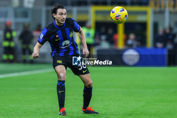 2024-02-28 - Matteo Darmian of FC Internazionale seen in action during Serie A 2023/24 football match between FC Internazionale and Atalanta BC at Giuseppe Meazza Stadium, Milan, Italy on February 28, 2024 - INTER - FC INTERNAZIONALE VS ATALANTA BC - ITALIAN SERIE A - SOCCER