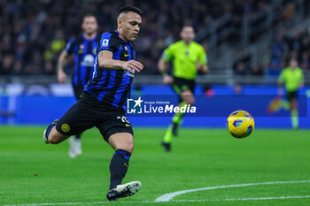 2024-02-28 - Lautaro Martinez of FC Internazionale seen in action during Serie A 2023/24 football match between FC Internazionale and Atalanta BC at Giuseppe Meazza Stadium, Milan, Italy on February 28, 2024 - INTER - FC INTERNAZIONALE VS ATALANTA BC - ITALIAN SERIE A - SOCCER