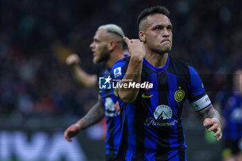 2024-02-28 - Lautaro Martinez of FC Internazionale celebrates after scoring a goal during Serie A 2023/24 football match between FC Internazionale and Atalanta BC at Giuseppe Meazza Stadium, Milan, Italy on February 28, 2024 - INTER - FC INTERNAZIONALE VS ATALANTA BC - ITALIAN SERIE A - SOCCER
